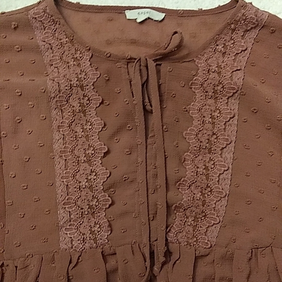 Easel Blouse. Size L. Color Magenta - Picture 4 of 4